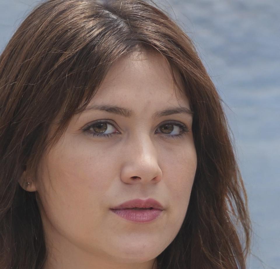 Portrait professionnel de Léonie Beauchamp, formatrice spécialisée en contrôle budgétaire